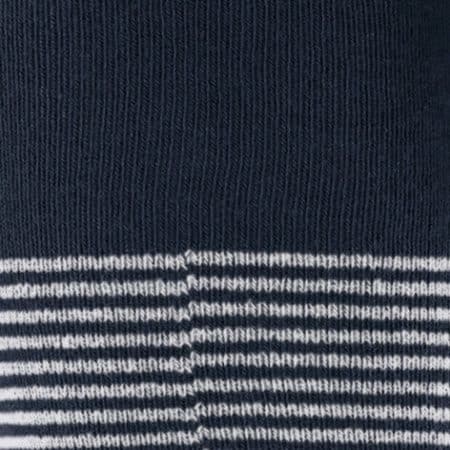 ESPRIT Fine Stripe strumpbyxa, mönster